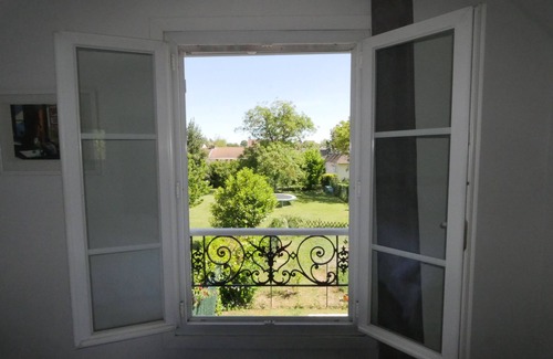 Herblay House | Le Clos Mongis, Paris 25'. Calm. Garden. Parking. Close to all amenities.