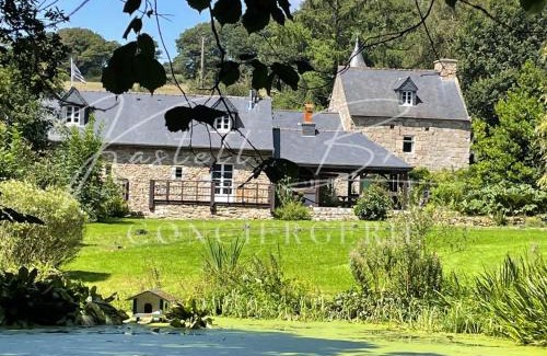 Saint-Gilles-Pligeaux House | Le Cocon du manoir de Kerollivier