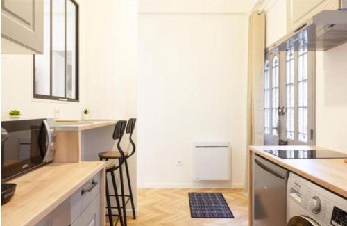 Fontainebleau Apartment | Le Coeur De Fontainebleau 1-Bedroom Retreat