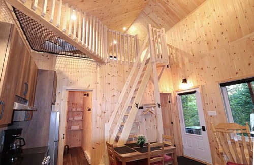 Shannon Apartment | Le Colvert - Waterfront Cabin with Spa