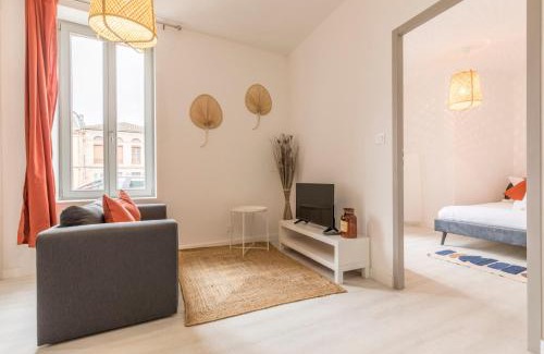 Castelsarrasin Apartment | LE CORAIL - 1 chambre, idéal couple, parking, 10min Canal du Midi