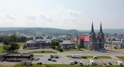 Sainte-Anne-des-Monts Apartment | Le Couvent