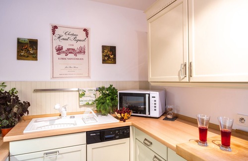 14th Arrondissement Apartment | Le Daguerre : Classic French Apartment on Trendy Rue Daguerre