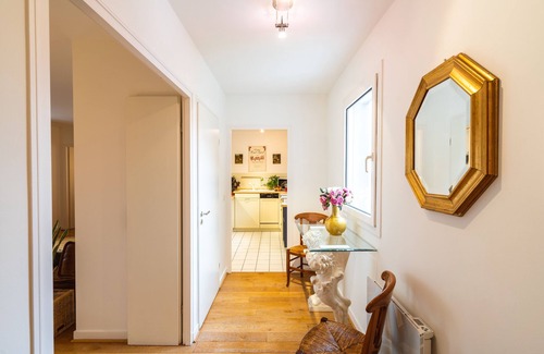 14th Arrondissement Apartment | Le Daguerre : Classic French Apartment on Trendy Rue Daguerre