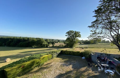 Saint-Planchers Villa | Le Domaine de Lalie, cottage Swimming pool, tennis, games room 20 Pers