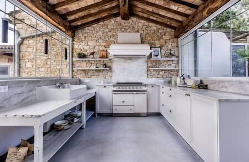 Aubussargues House | Le Duché - Maison de Charme à Aubussargues Avec Piscine Couverte et Chauffée