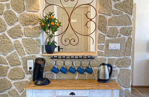 Pouzilhac House | Le Gîte Des Papillons & Brocante