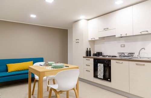 Catania City Centre Cabin | Le Gemme - Rubino Apartment