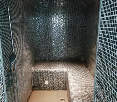 La Bassee Apartment | Le gite du chtihameau avec piscine intérieure privative, selon date