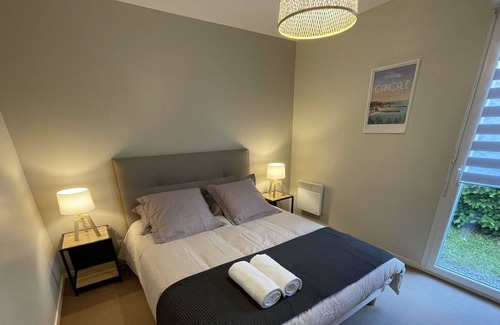 Chateaugiron Apartment | Le Grain de Celte : Plain-pied Lumineux Avec Terrasse et Jardin