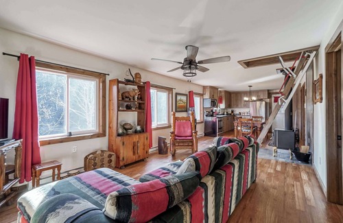 Saint-Michel-des-Saints Ski Chalet | Le Grand Manitou | Bord du Lac Taureau