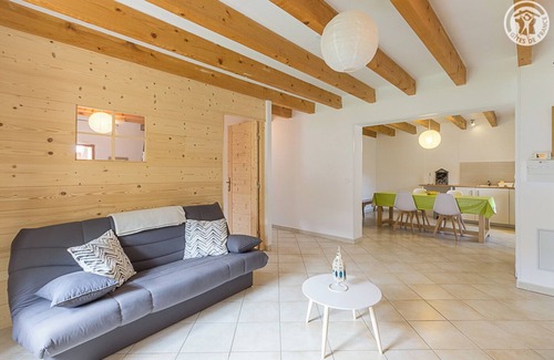 Saint-Girod House | LE GRENIER A BLE - ENTRELACS