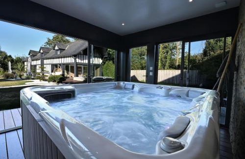 Trouville-la-Haule Villa | Le jardin des Hespérides - piscine intérieure Proche Pont Audemer jacuzzi 6P