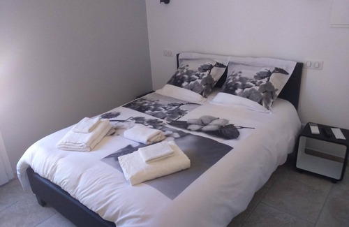 Montagnac-Montpezat House | Le Jasmin