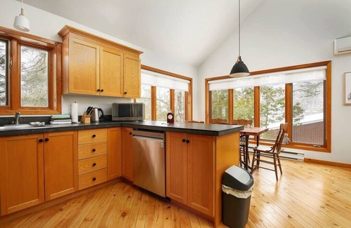 North Hatley Ski Chalet | Le Loup - Rustic luxury cottage in North Hatley
