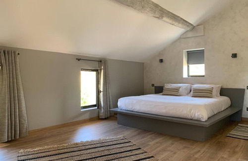 Lioux Bed & Breakfast | Le Mas aux cedres