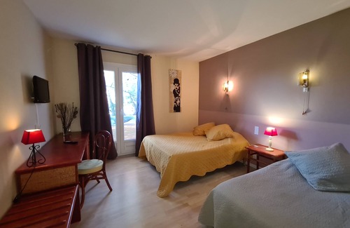 Pont-Saint-Esprit Hotel | Le Mas de l'Olivier