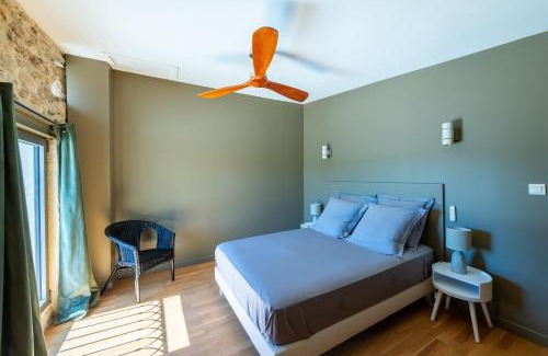 Suze-la-Rousse Apartment | Le Mas des Aracil 1 - Appt climatisé 6p, piscine