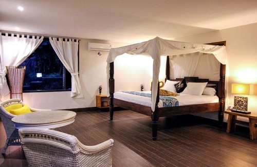 Kalibukbuk Villa | Le Mirage Villa Santai