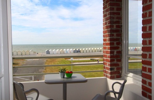 Cayeux-sur-Mer Apartment | Le Morillon apartment facing the sea with balcony terrace.