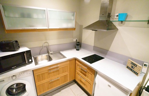 Saint-Etienne Apartment | Le Nightflyer : Atypique T2 Climatisé