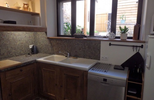 La Haye-Pesnel House | Le patio d'Helxine, town house with patio, shops, 15 minutes from the coast