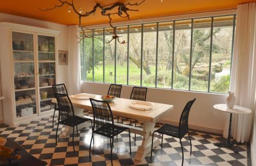 La Brede House | Le Pavillon du Lac