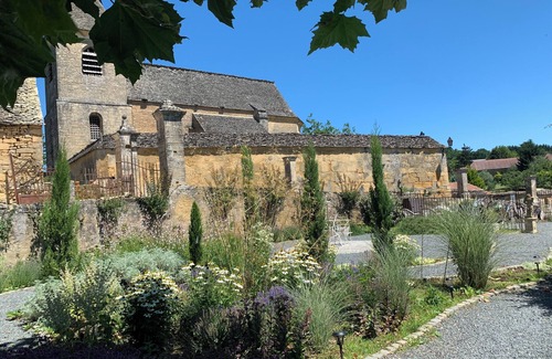 Saint-Crepin-et-Carlucet House | Le Petit Gite au Manoir de Carlucet. Friendly pub/restaurant a short walk.