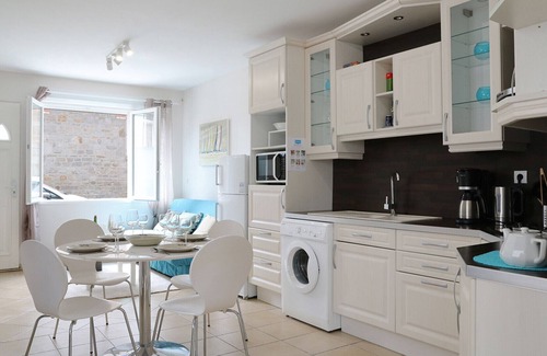 Cancale Apartment | Le Petit Chalet Bleu