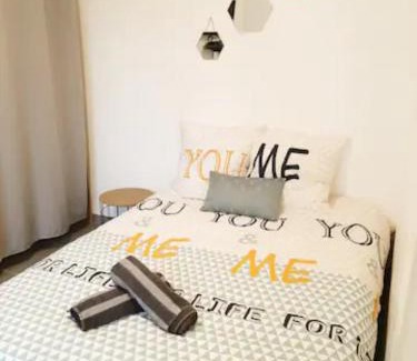 Flers Apartment | Le Petit Charmeur, parking, Wifi, gare