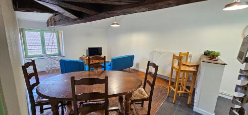 Charlieu Apartment | Le Petit Grenette