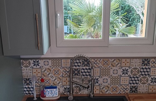 Echire House | Le Petit Marais – Relaxation for Families with Jacuzzi, Garden, and Air Conditioning