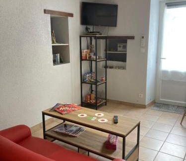 Civaux Apartment | Le petit monas