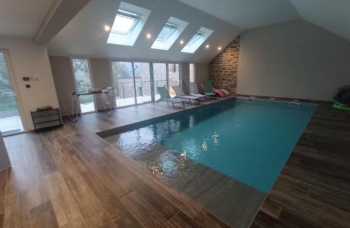 Ploudalmezeau House | le petit moulin de Kerloroc