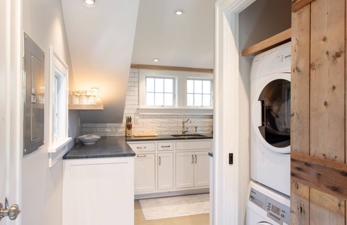 Tom Nevers Cottage | Le Petite- Newly renovated/Modern