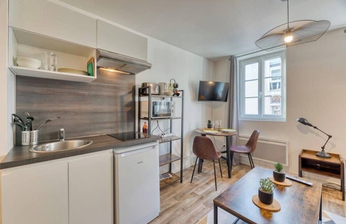 Quartier Pasteur Apartment | Le Rémi : studio rénové au coeur de Rouen