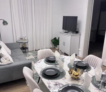 Kable Apartment | Le Rapp 6, Appartement de Standing 3 chambres, 7 personnes &1 bébé, Cosy et familial ultra équipé Emplacement Idéal proche Gare Centre ville Marchés de Noël Quartier Tribunal Contades