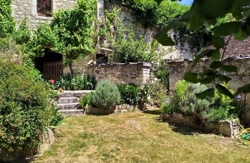 Bourre House | Le Refuge des Elfes, a charming troglodyte near Beauval and the Châteaux