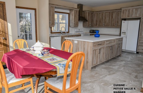 St-Bernard-de-Lacolle Ski Chalet | Le Relais International - Chalet for large Group, 7 bedrooms, pool table, Golf