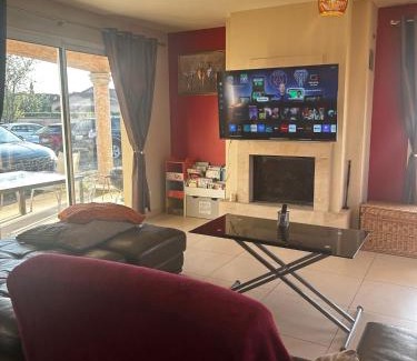 Janneyrias Apartment | le relai du parking futé