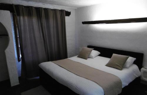 Les Avenieres Hotel | Le Relais Des Vieilles Postes