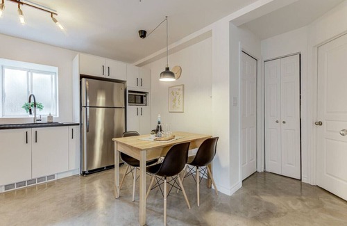 Quartier 5-4 Apartment | Le Royale - Havre de paix-Two Bedrooms