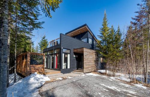Pont-Rouge Ski Chalet | Le Rustique Chic - SPA privé
