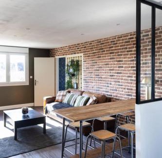 Lorient Apartment | Le Safari - WiFi, Parking, TV