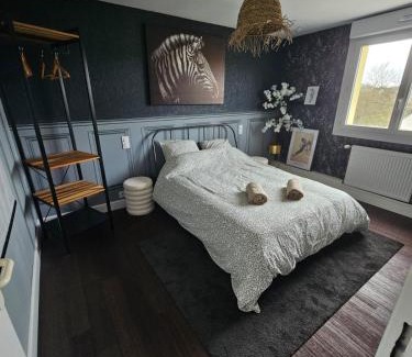 Lorient Apartment | Le Safari - WiFi, Parking, TV