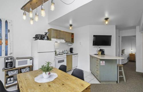 Mont-Tremblant Pedestrian Village House | Le Skieur