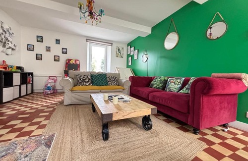 Vierville-sur-Mer House | Le So Wild, maison avec jardin clos, terrasse aménagée, 5 mn à pied commerce, terrain de tennis, à 800 m de la plage d'Omaha beach jeux arcade, jouets, matériel jeunes enfants enfants, table ping-pong
