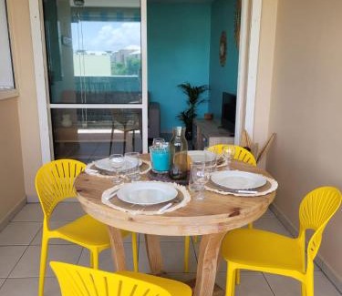 Pointe de la verdure Apartment | Le Soleil Bleu