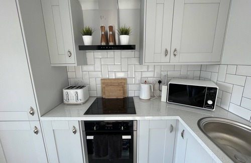 Netley Apartment | Le Swanmore contemporary two bedroom apartment