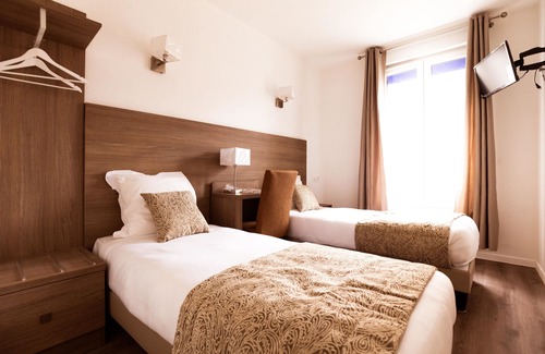 Suresnes Hotel | Le Theatre